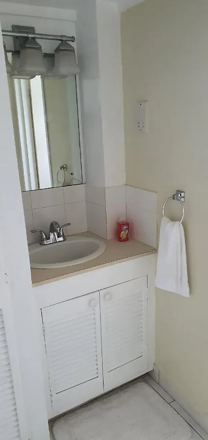 Hastings Towers 4D - Studio Apt Opp Beach Bridgetown 0*,  Barbados
