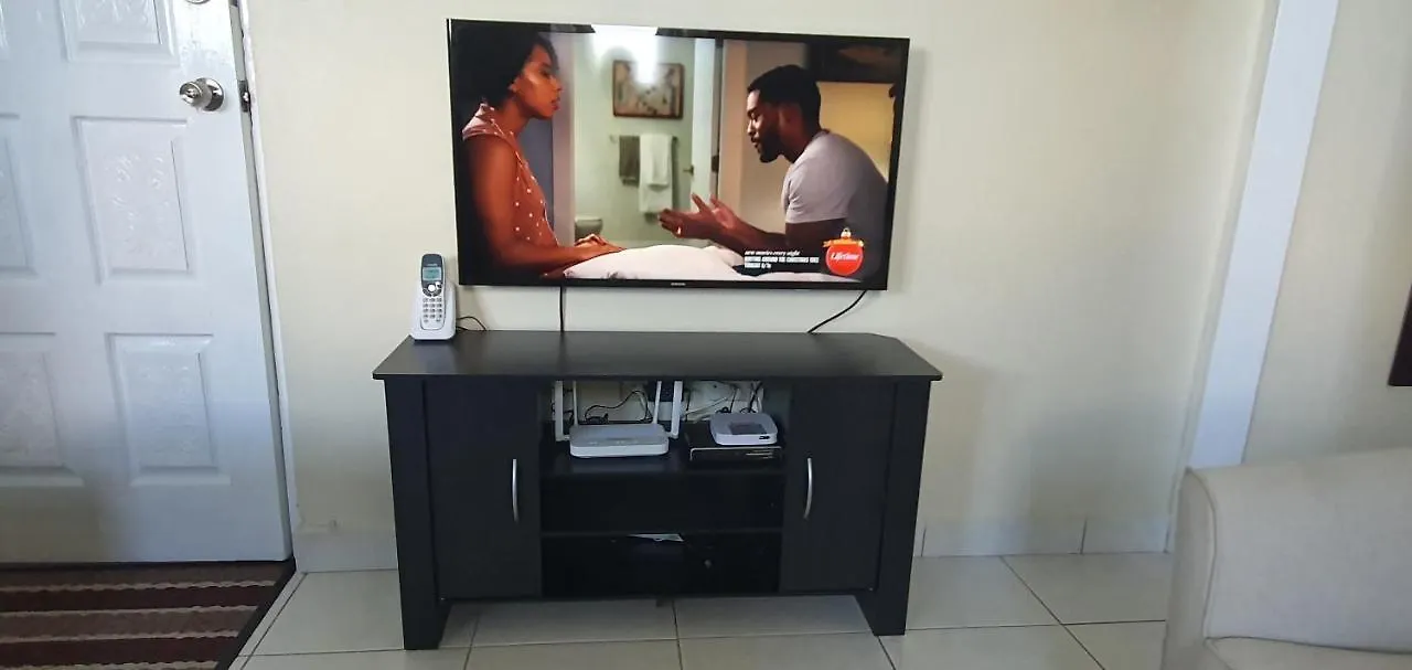 Hastings Towers 4D - Studio Apt Opp Beach Bridgetown
