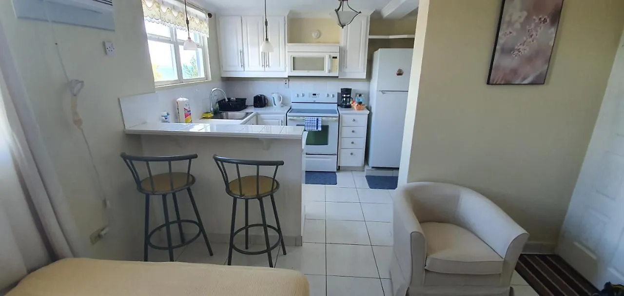 Apartment Hastings Towers 4D - Studio Apt Opp Beach Bridgetown