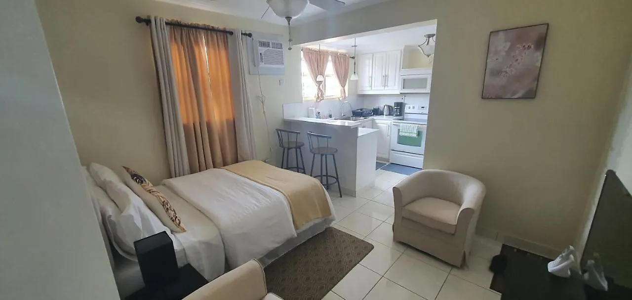 Apartment Hastings Towers 4D - Studio Apt Opp Beach Bridgetown